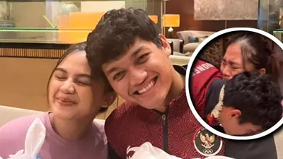 Kiper Timnas U-22 Adi Satrio dan Istri