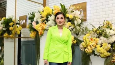 Penyanyi cantik Nindy Ayunda yang merupakan kekasih Dito Mahendra ikut terseret kasus yang tengah menjerat pasangannya itu.