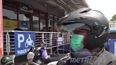 Pemudik motor terlihat memadati jalur Pantura menuju Jakarta, meskipun kondisi lalu lintas bisa dikatakan ramai lancar.