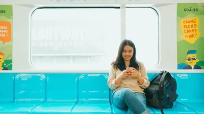 Ilustrasi - 5 Tanda Diam-diam Dia Suka Kamu, Ciee Punya Pengagum Rahasia (unsplash/Rendy Novantino)