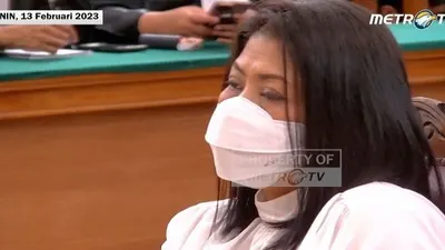 Ekspresi Putri Candrawathi dalam persidangan