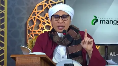 Pendakwah Buya Yahya menjelaskan hukum membeli hewan qurban untuk hari Idul Adha dengan cara patungan.