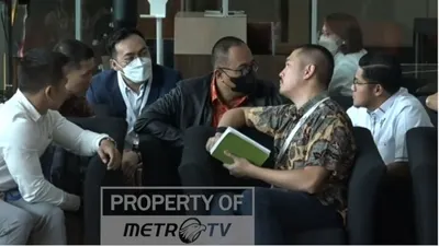 Rafael Alun Trisambodo Jalani Pemeriksaan di KPK bersama 4 pengacara yang mendampingi