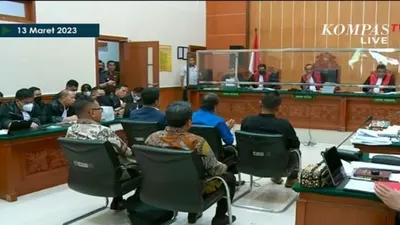Sidang Teddy Minahasa di PN Jakta Barat