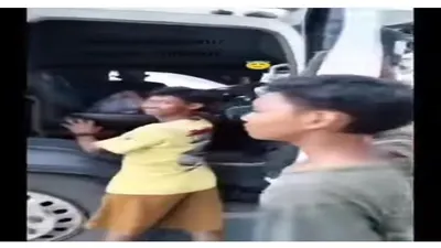 Beredar video perhatian seorang anak memberikan es kepada ayahnya yang juga sesama sopir truk