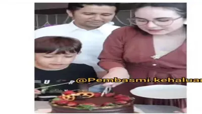 Arumi Bachsin, artis sekaligus istri Emil Dardak Wagub Jawa Timur