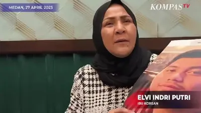 Elvi Indari, ibunda Ken Admira