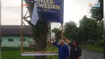 Baliho Anies Baswedan di Jember Dirusak