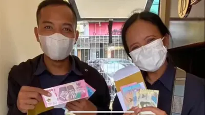Jasa penukaran uang baru