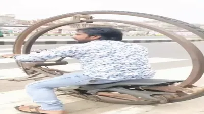 Viral kendaraan aneh yang dinaiki seorang Warga India