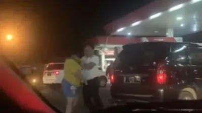 Video Anggota DPRD Palembang aniaya wanita di SPBU viral. Foto/Istimewa.