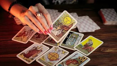 Ramalan Tarot Hari Ini Kamis 22 September 2022: Aries Begitu Misterius, Scorpio Berada di Persimpangan Jalan