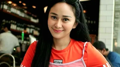 Denise Unggah Foto Bersama Regi Datau, Netizen: Pelakor Kalau Sakit Hati Gila Ya