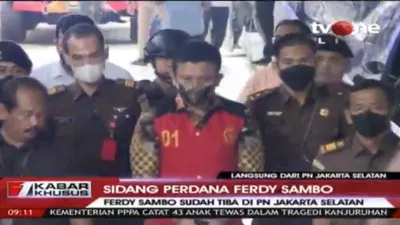 Breaking News ! Siap Disidang, Ferdy Sambo Sudah Tiba di Pengadilan Negeri Jaksel Pakai Baju Batik dan Rompi Tahanan