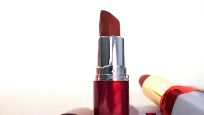 Ilustrasi lipstik.