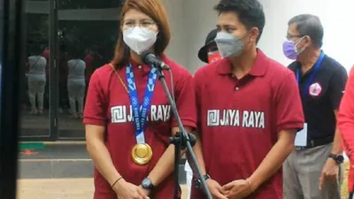 Nama peraih medali emas Olimpiade Tokyo 2020, Greysia Polii dan Apriyani Rahayu diabadikan sebagai nama gedung multisport di Kompleks Olahraga Ragunan