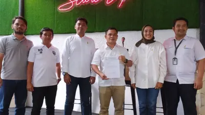 Marwan Suherwan (keempat dari kiri) siap ramaikan bursa pencalonan Ketua Umum Hipmi Kota Bogor. (Yogi Faisal)