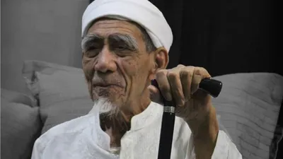 Kata Mbah Moen Cukup Baca Kalimat dan Doa Ini Agar Rezeki Lancar dan Penuh Berkah