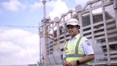 Gubernur DKI Jakarta, Anies Baswedan saat meninjau pembangunan stadion JIS di Jakarta Utara/dok: Humas Balkot DKI.