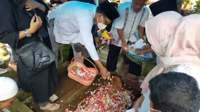 Pemakaman Max Sopacua / Yogi Faisal 