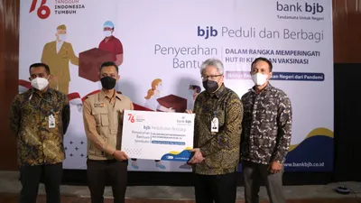 Penyerahan bantuan dari bank bjb