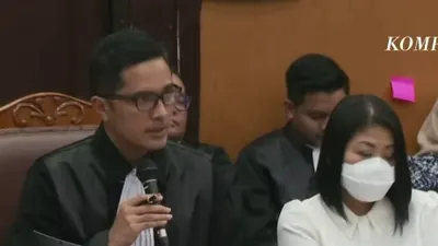 Makin Nyeleneh! Skenarionya Terbongkar, Kuasa Hukum Ferdy Sambo Malah Tanya Hal Tidak Penting Ini