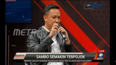 Ronny Talapessy menyoroti perubahan BAP Ricky Rizal dan Kuat Maruf terkait sarung tangan, begini katanya