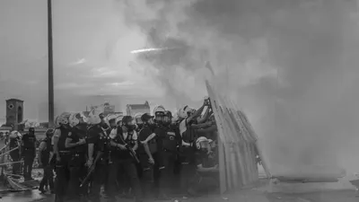 1 Orang Tewas Akibat Gas Air Mata di Liga Argentina, Bentrok Fans vs Polisi