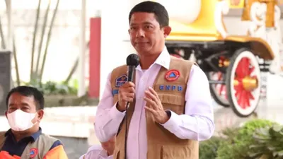 Kepala Badan Nasional Penanggulangan Bencana, Suharyanto saat konferensi pers di Cianjur.