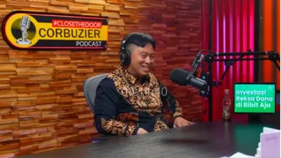 tangkapan layar dari podcast Deddy Corbuzier saat Gildas Deograt menjelaskan soal hacker Bjorka