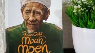 Buku Pesan Cinta Mbah Moen atau Kiai Maimoen Zubair, guru dari Gus Baha