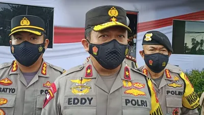 Wakapolda Jawa Barat, Brigjen Pol Eddy Sumitro saat menyambangi pos penyekatan mudik lebaran di Gerbang Tol Bogor di Baranangsiang, Kecamatan Bogor Timur, Kota Bogor
