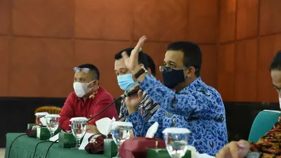 Walikota Jakarta Timur, M Anwar dalam Rakonwil Mei 2021/dok: Kominfotik Jaktim