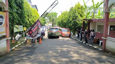 Kondisi Perumahan Griya Melati, Bubulak, Kota Bogor, nampak dari pintu masuk utama/ Yogi Faisal