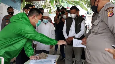 Kapolresta Bogor Kota Kombes Pol Susatyo Purnomo Condro, saat menyambangi Pondok Pesantren Bina Madani, Kelurahan Harjasari, Kecamatan Bogor Selatan. (Dok Polresta Bogor Kota)