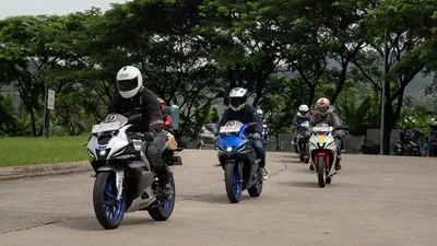 Yamaha kembali mengajak media, komunitas dan konsumen untuk touring bLU cRU Fun Ridingn sambil merasakan keunggulan All New R15 Connected. (dok. Yamaha)