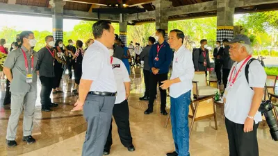 Profil Basuki Hadimuljono menarik untuk disimak. Pasalnya, orang yang memiliki jabatan di Indonesia ini menarik perhatian publik dengan mendadak jadi fotografer.