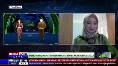 Direktur Komersial dan UMKM bank bjb Nancy Adistyasari saat penerimaan penghargaan secara virtual.
