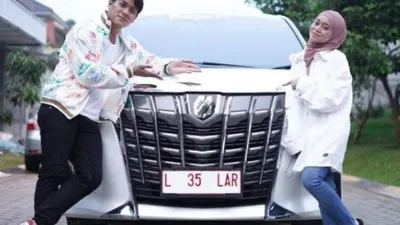 Pengusaha Basuki Surodjo beberkan hal ini seiring hadiah mobil mewah yang diterima Lesti Kejora dan Rizky Billar jadi sorotan. /Instagram/@rizkybillar