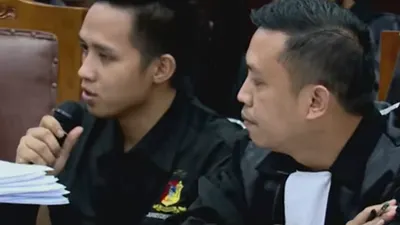 Bharada E ungkap ada perempuan yang keluar dari rumah Ferdy Sambo sambil menangis