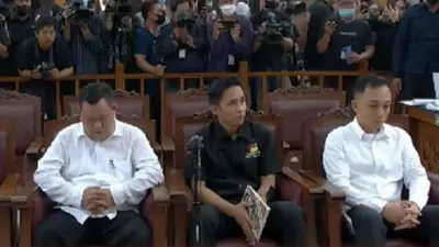 Terdakwa Kuat Maruf,  Richard Eliezer, dan Ricky Rizal