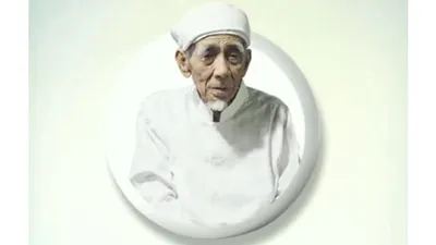 Ingin Pintu Rezeki Terbuka Lebar? Kata Mbah Moen Jangan Lupa Baca Wirid Ini Setelah Subuh!