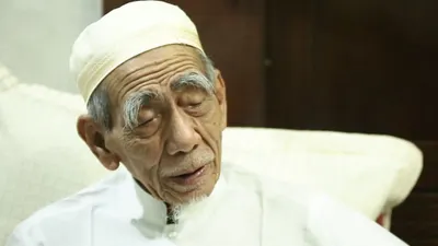 mbah Moen sebut lakukan 4 hal ini untuk capai kebahagiaan dunia dan akhirat
