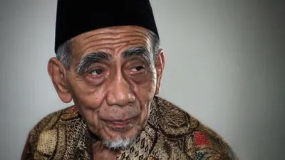 Mbah Moen : Lakukan Ini Jika Ingin Selalu Dicukupkan dan Dijamin Rezekinya oleh Allah   