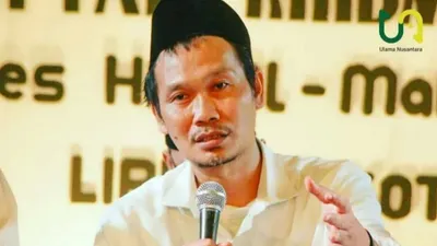 Kiai A. Bahauddin Nursalim alias Gus Baha, murid kinasih Kiai Maimoen Zubari atau Mbah Moen