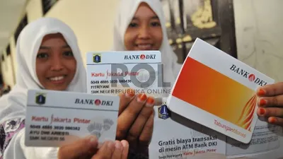 Warga DKI Jakarta menunggu info KJP November 2022 kapan cair