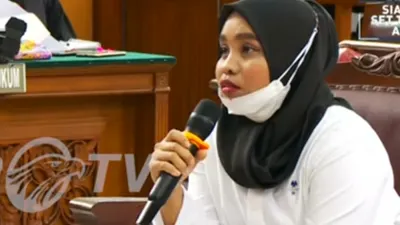 Susi ART Ferdy Sambo memberikan kesaksian palsu hingga Jaksa Penuntut Umum mencurigai ia menggunakan alat bantu komunikasi. 