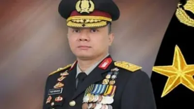 Irjen Pol Teddy Minahasa yang merupakan Kapolda Jawa Timur (Jatim) yang baru ditangkap terkait dugaan kasus narkoba.