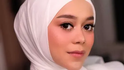 Perjalanan hidup Lesti Kejora hingga penghasilan dan kekayaannya yang fantastis.
