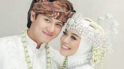 Keretakan rumah tangga Lesti Kejora dan Rizky Billar (Leslar) telah diramal oleh peramal Mama Ella pada tahun 2021.